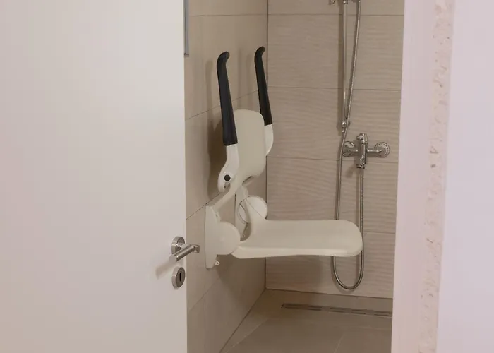 Disability-friendly With Free Parking *