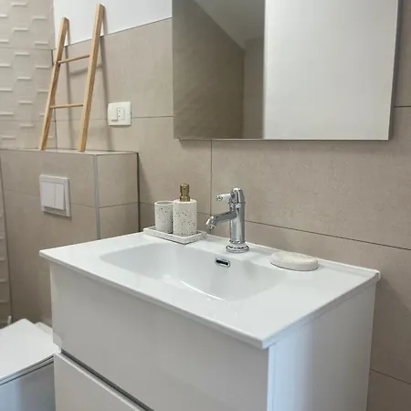 Disability-friendly With Free Parking Apartamento Trogir