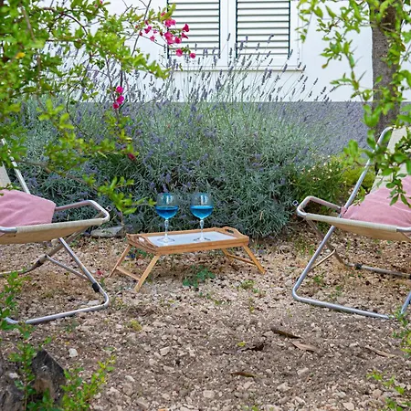 Disability-friendly With Free Parking *