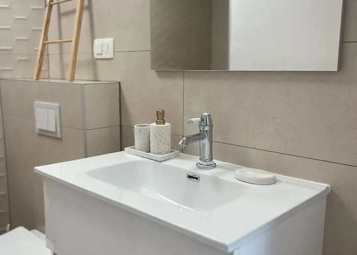 Disability-friendly With Free Parking Apartamento Trogir